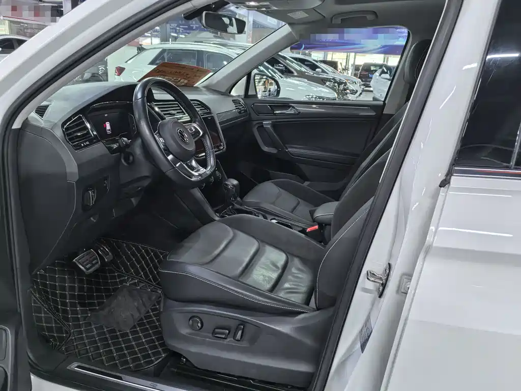 Volkswagen Tiguan L L 2021 330TSI AT R-Line