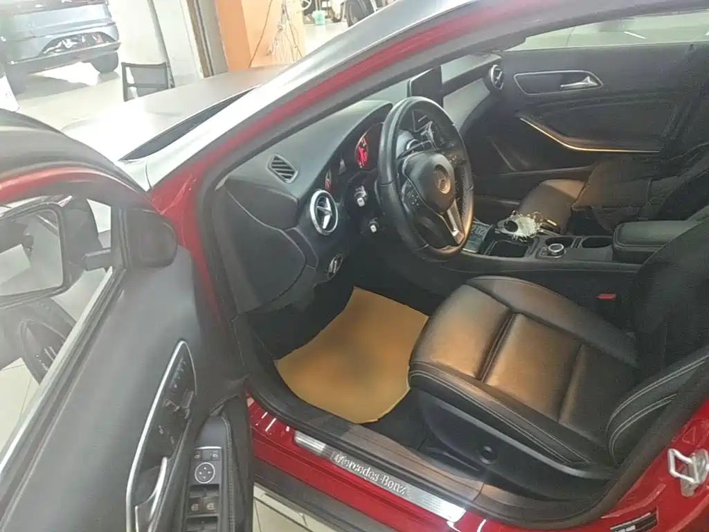Mercedes-Benz GLA — миниатюра 16