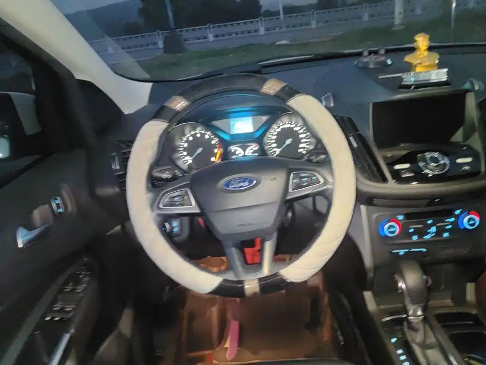 Ford Kuga — миниатюра 13