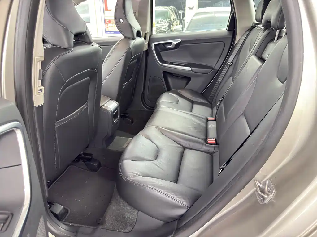 Volvo XC60 — миниатюра 10