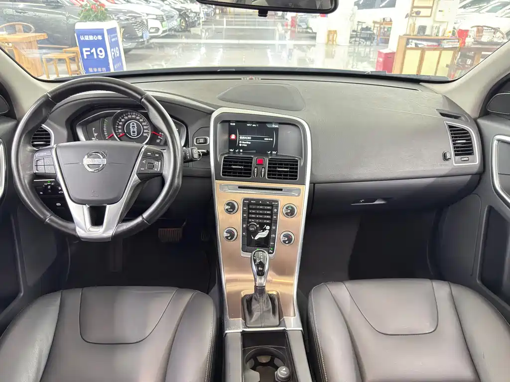 Volvo XC60 — миниатюра 11