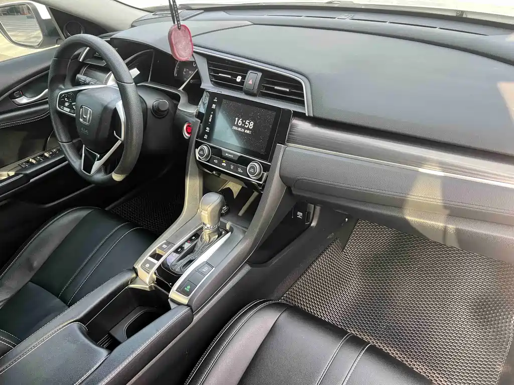 Honda Civic — миниатюра 7