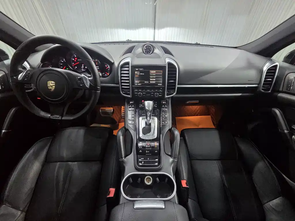 Porsche Cayenne — миниатюра 12