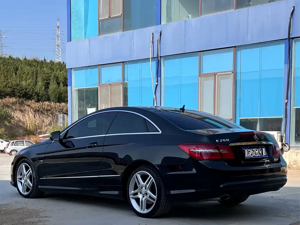 Mercedes-Benz E-Class (Import) — миниатюра 6