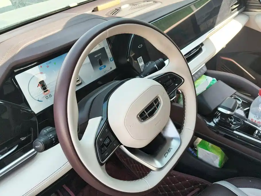 Geely Xingyue L — миниатюра 15
