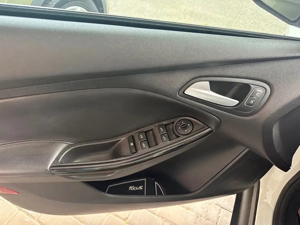 Ford Focus — миниатюра 4