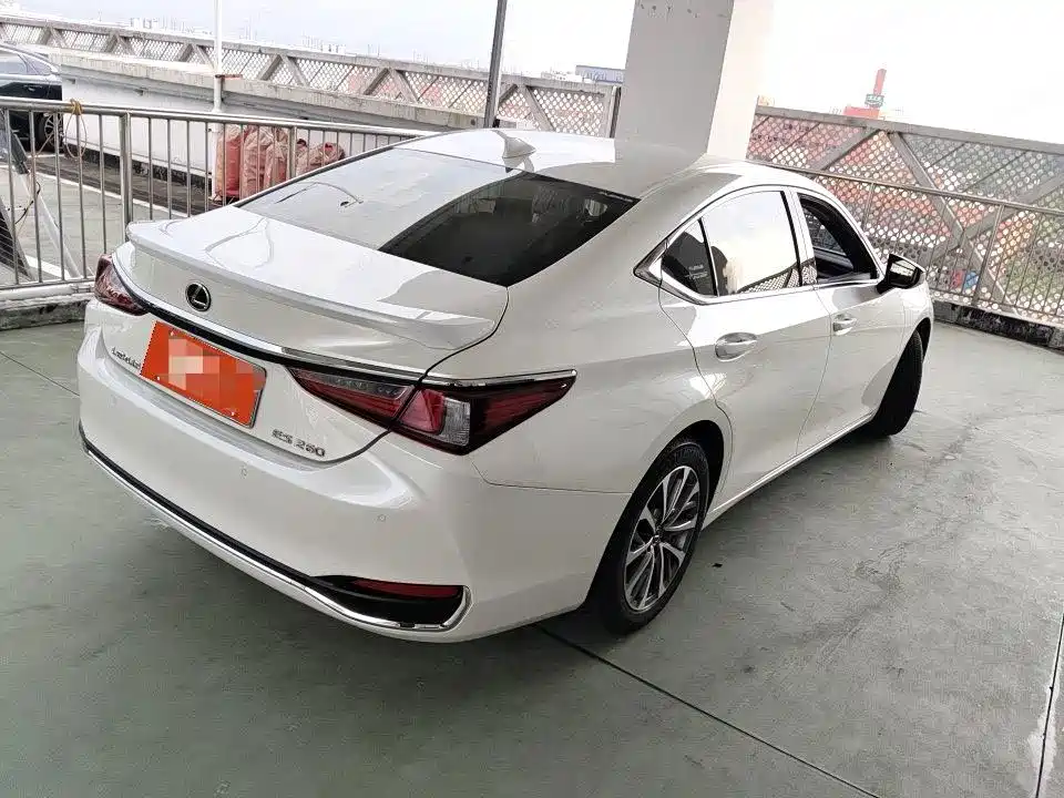 Lexus ES — миниатюра 3