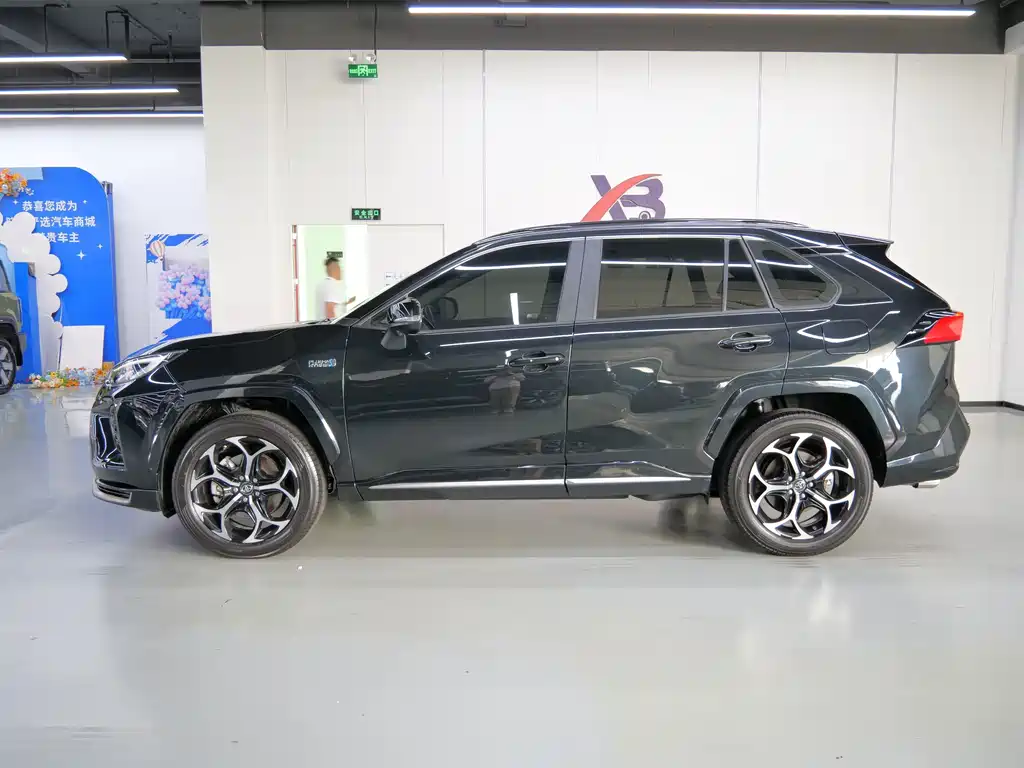 Toyota Wildlander New Energy — миниатюра 6