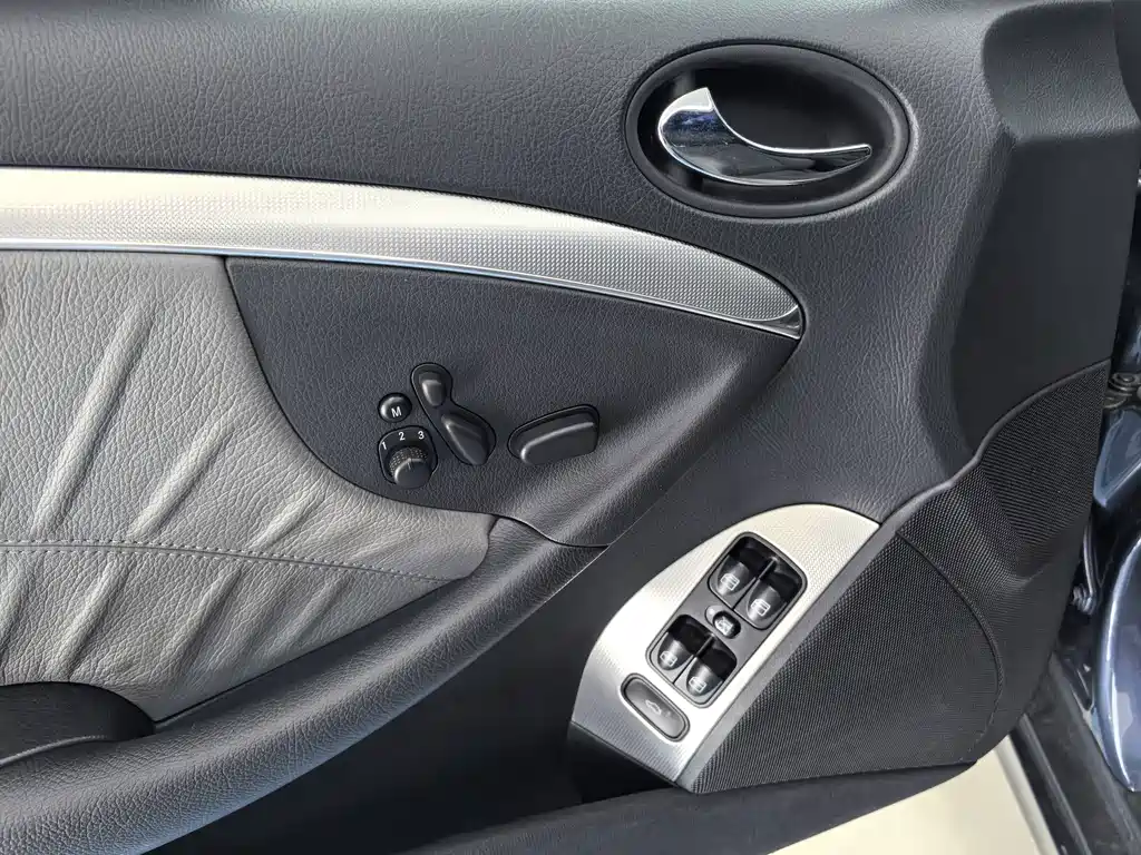 Mercedes-Benz CLK-Class — миниатюра 6