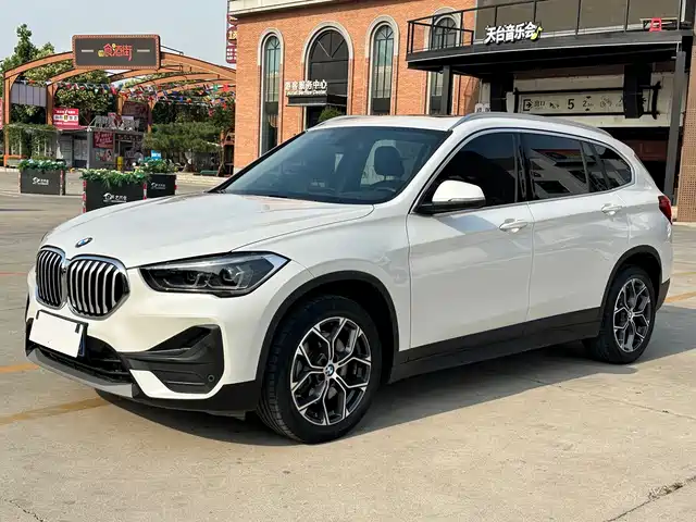 2022 BMW X1