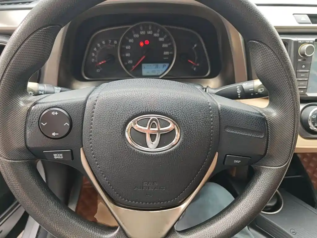 Toyota RAV4 — миниатюра 11