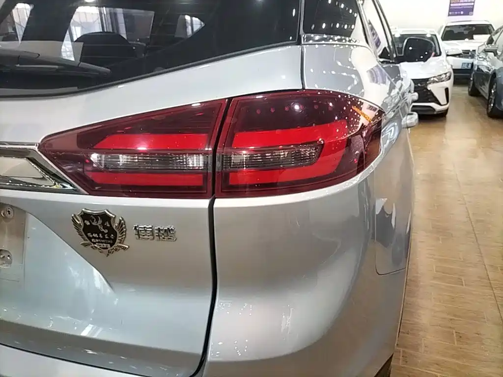 Geely Boyue — миниатюра 8