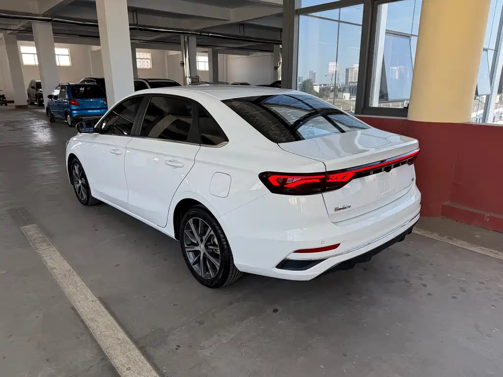 Geely Emgrand — миниатюра 17