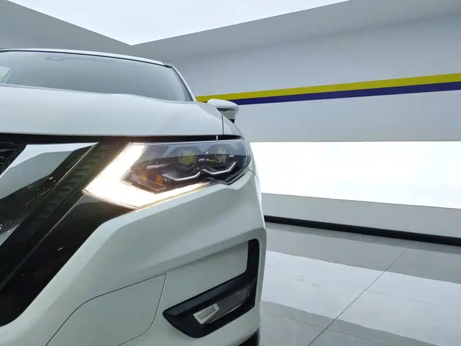 Nissan X-Trail — миниатюра 5