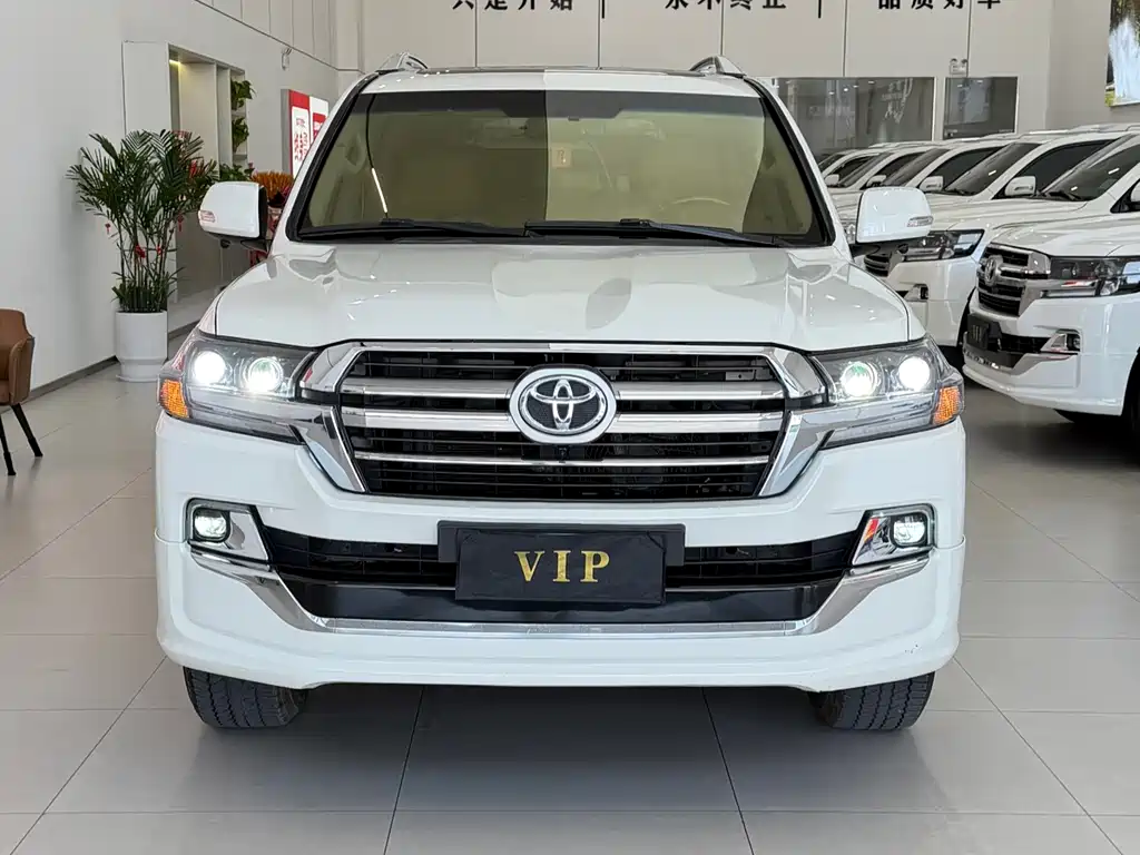 Toyota Land Cruiser 2012 4.0L AT VX