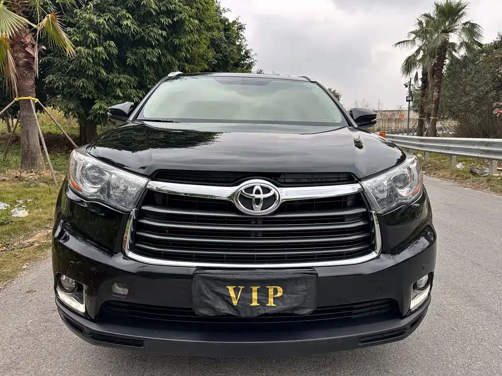 TOYOTA HIGHLANDER