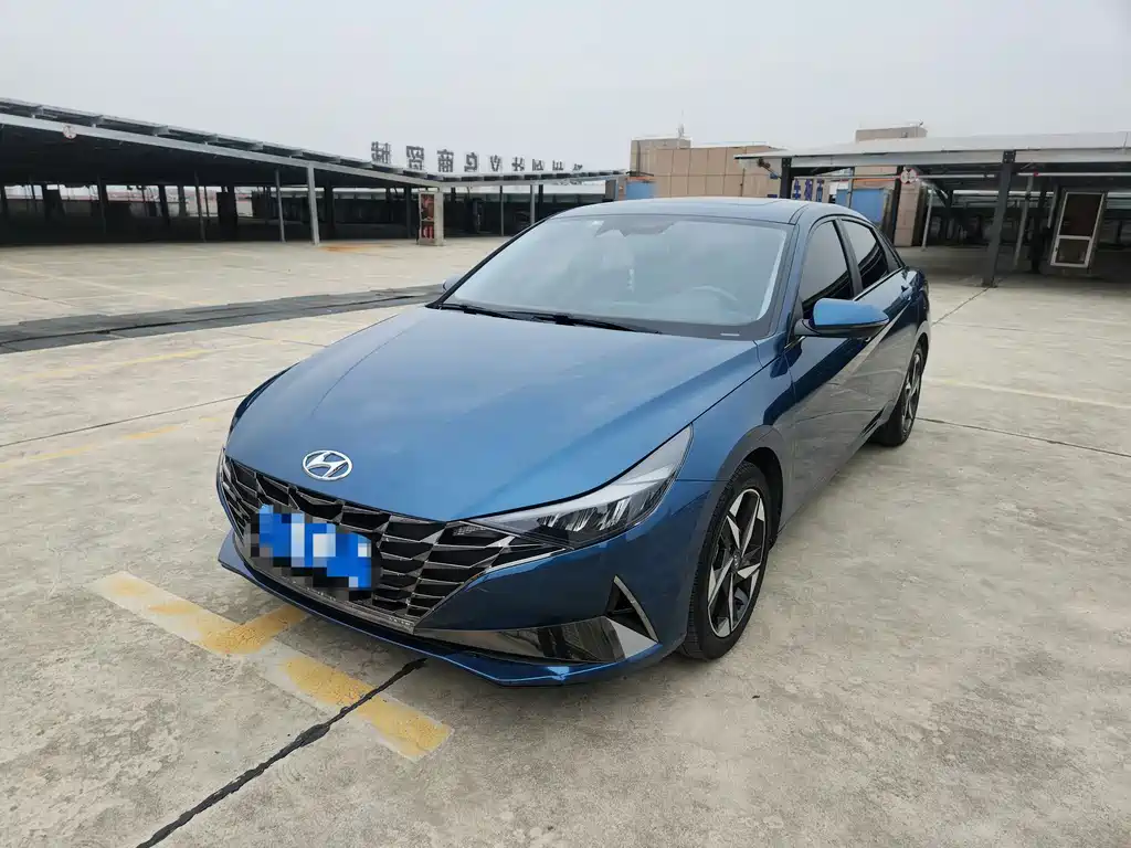Hyundai Elantra 2022