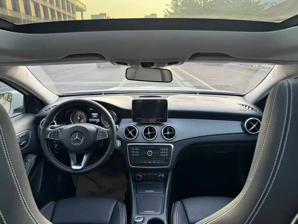 Mercedes-Benz GLA — миниатюра 11