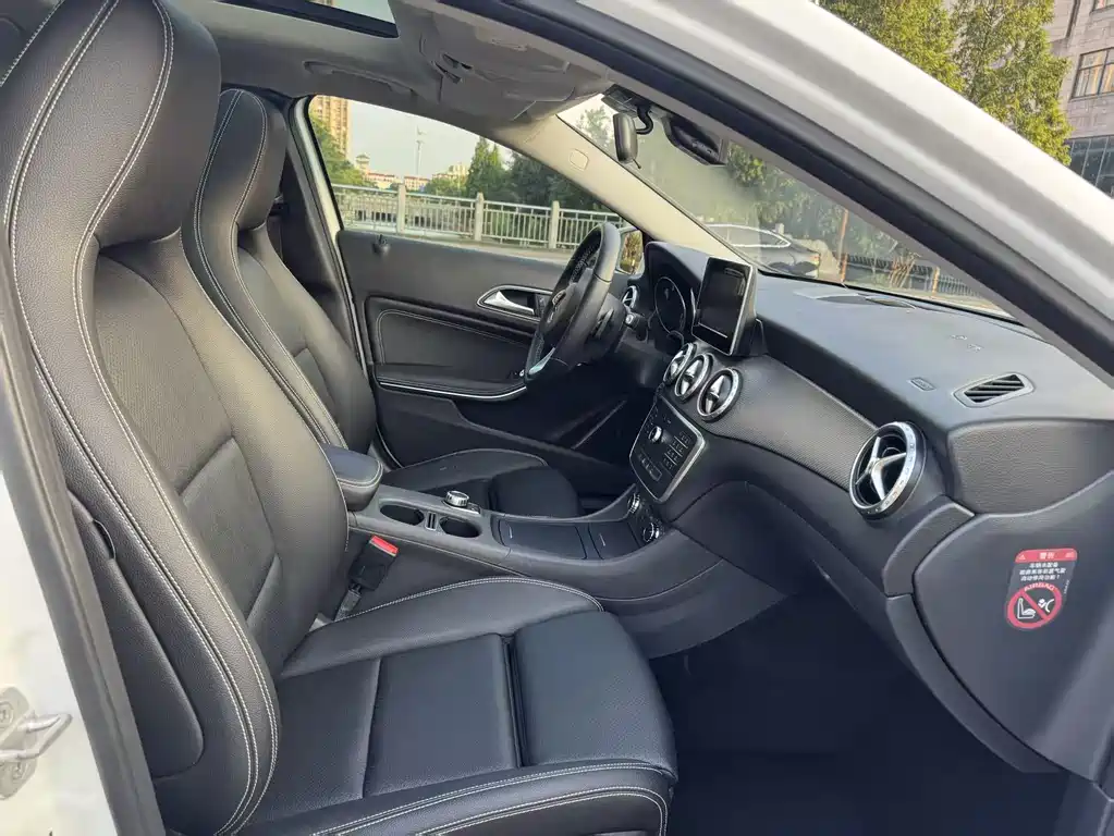 Mercedes-Benz GLA — миниатюра 12