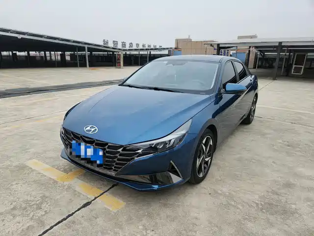 HYUNDAI ELANTRA