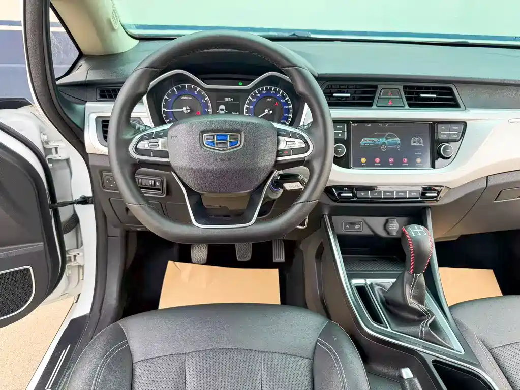 Geely Vision X3 — миниатюра 10