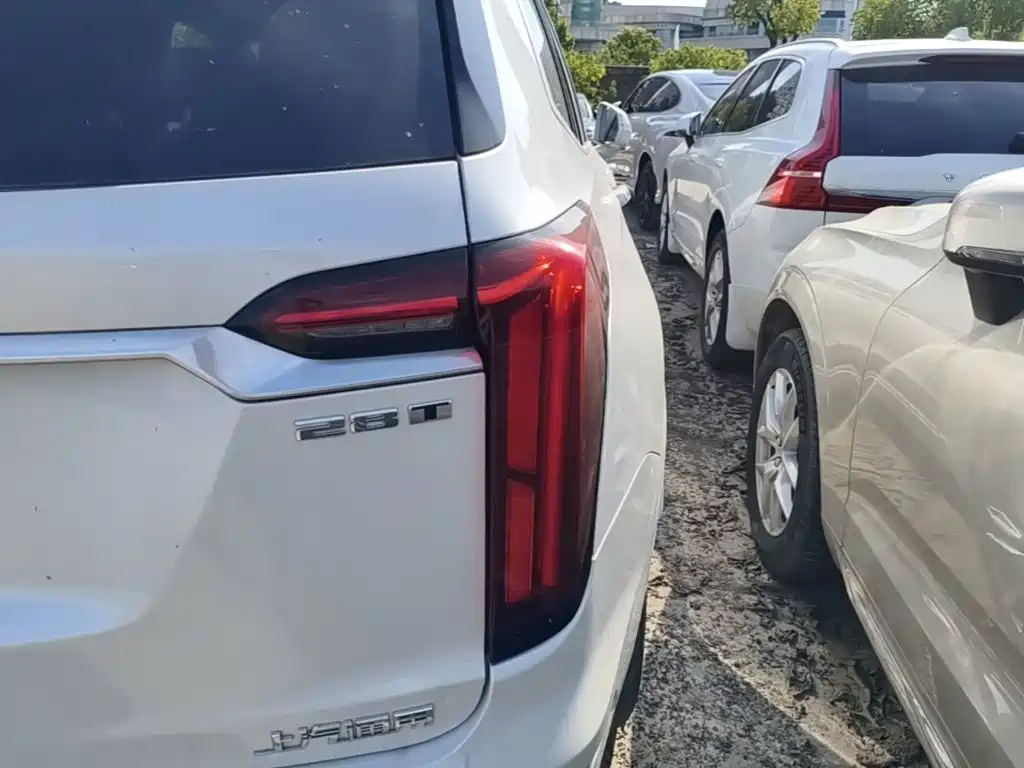 Cadillac XT6 — миниатюра 8