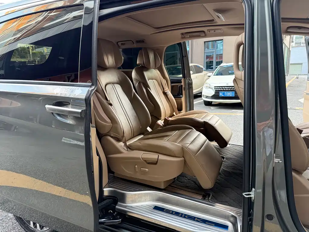 Buick GL8 — миниатюра 13