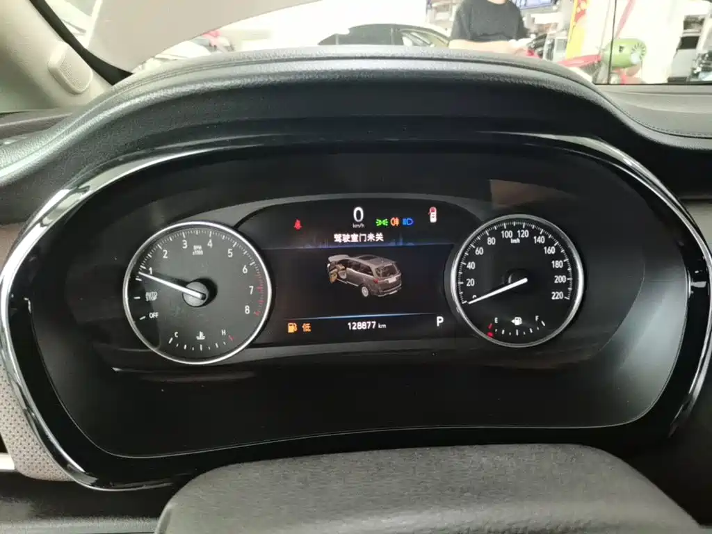 Buick GL8 — миниатюра 12