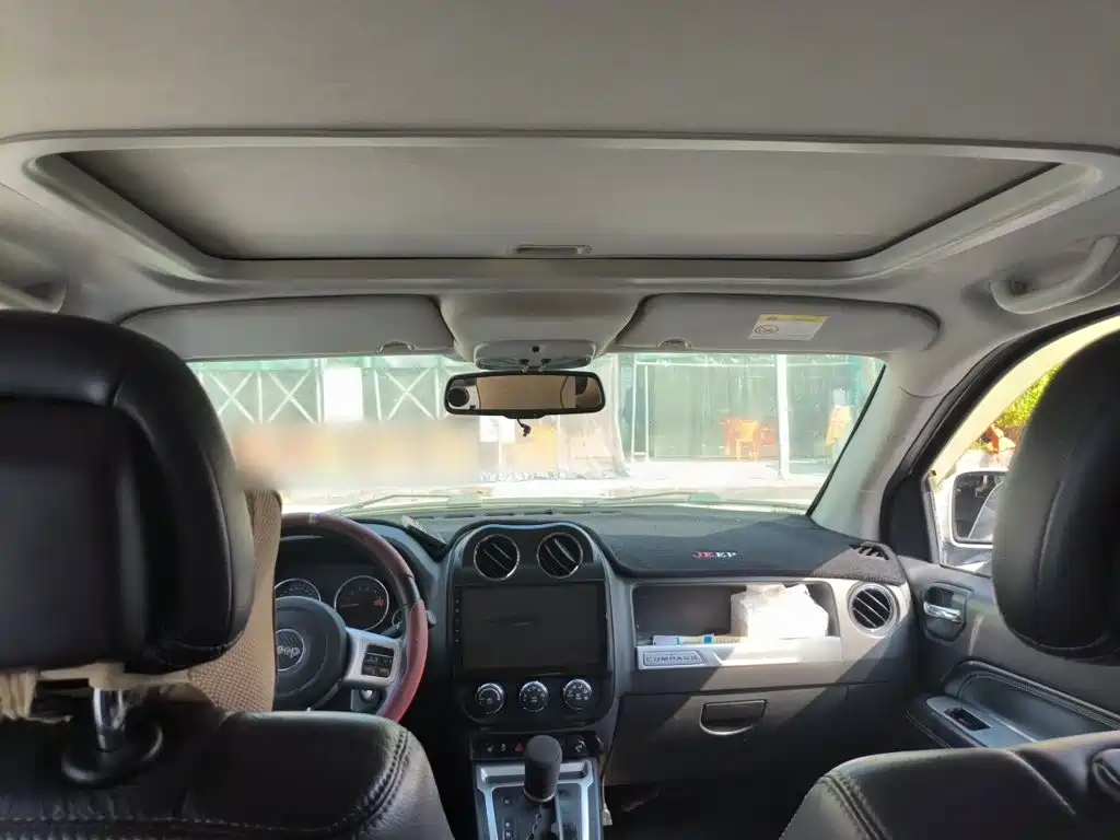 Jeep Compass (Import) — миниатюра 9
