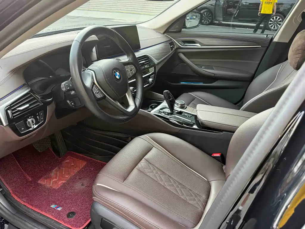 BMW 5 Series — миниатюра 3