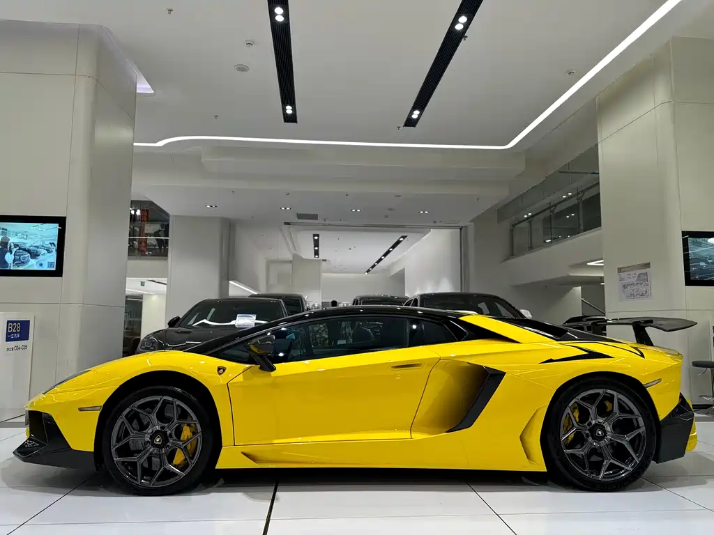 Lamborghini Aventador 2011 LP 700-4