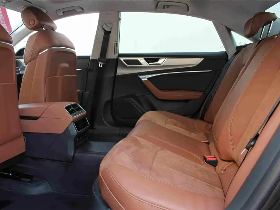 Audi A7L — миниатюра 11