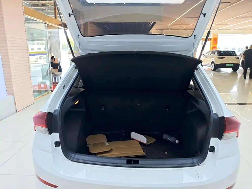 Skoda Rapid Spaceback — миниатюра 19