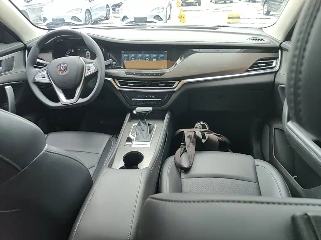 Changan CS35PLUS — миниатюра 10