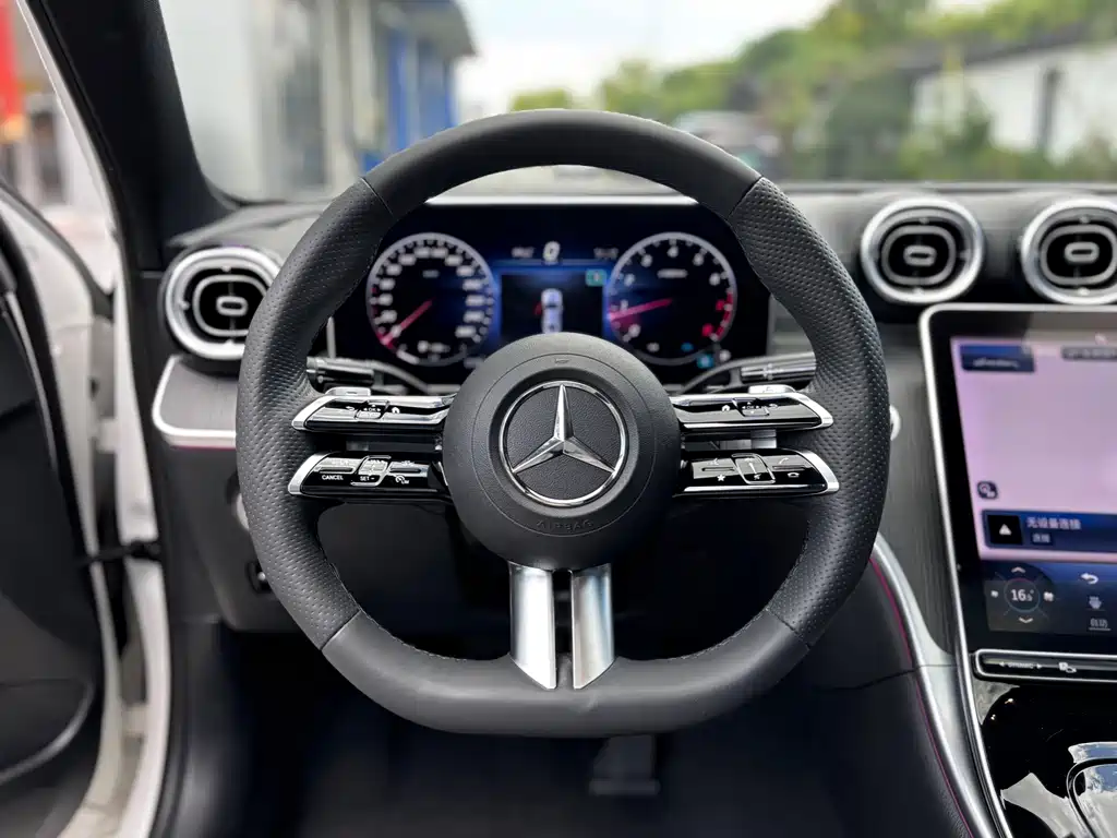 Mercedes-Benz C-Class — миниатюра 17