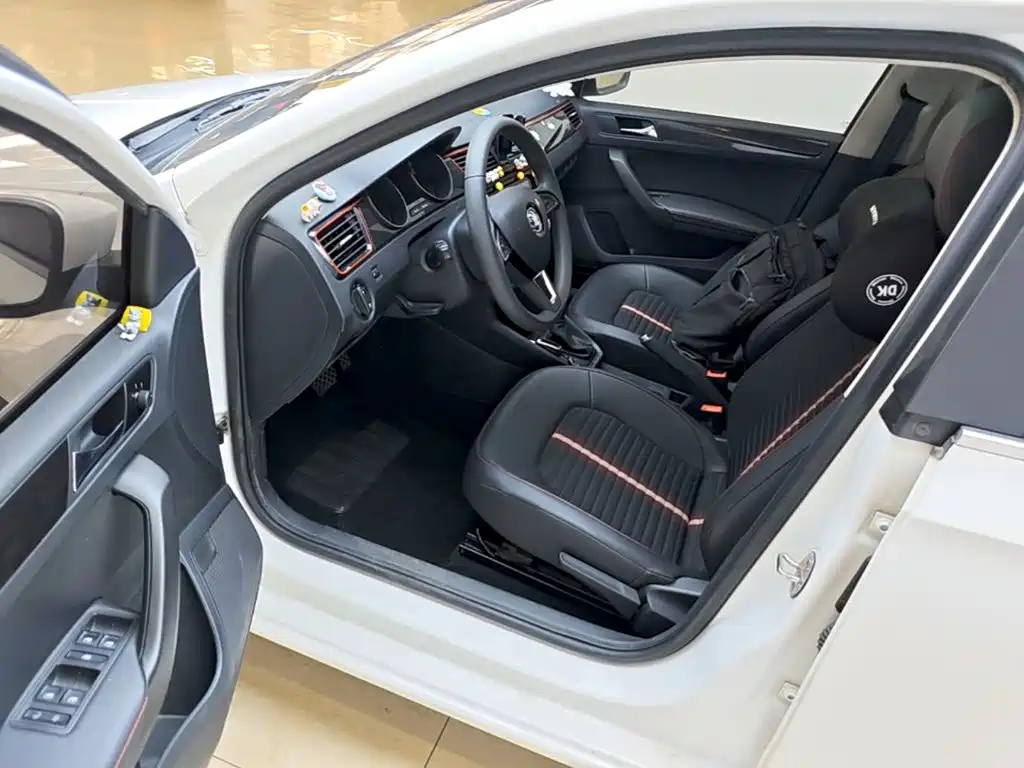 Skoda Rapid Spaceback — миниатюра 16