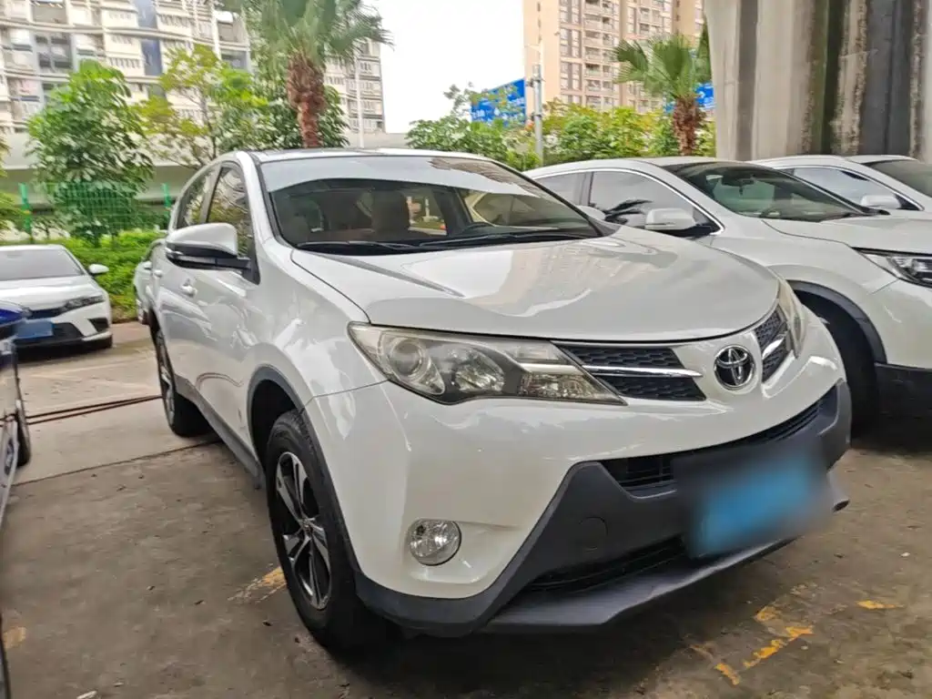 Toyota RAV4 — миниатюра 4