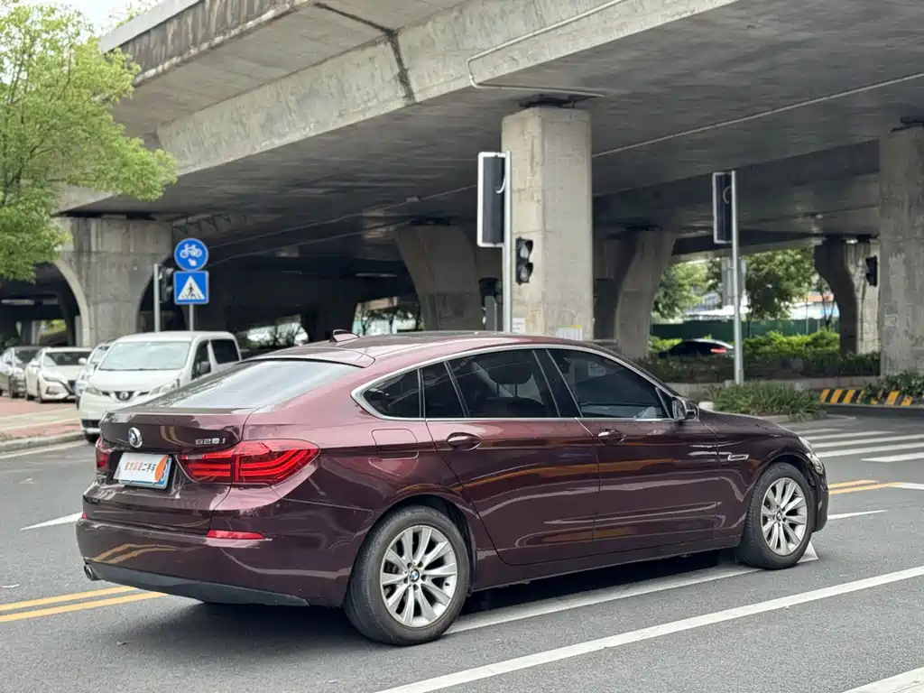 BMW 5 Series GT — миниатюра 4