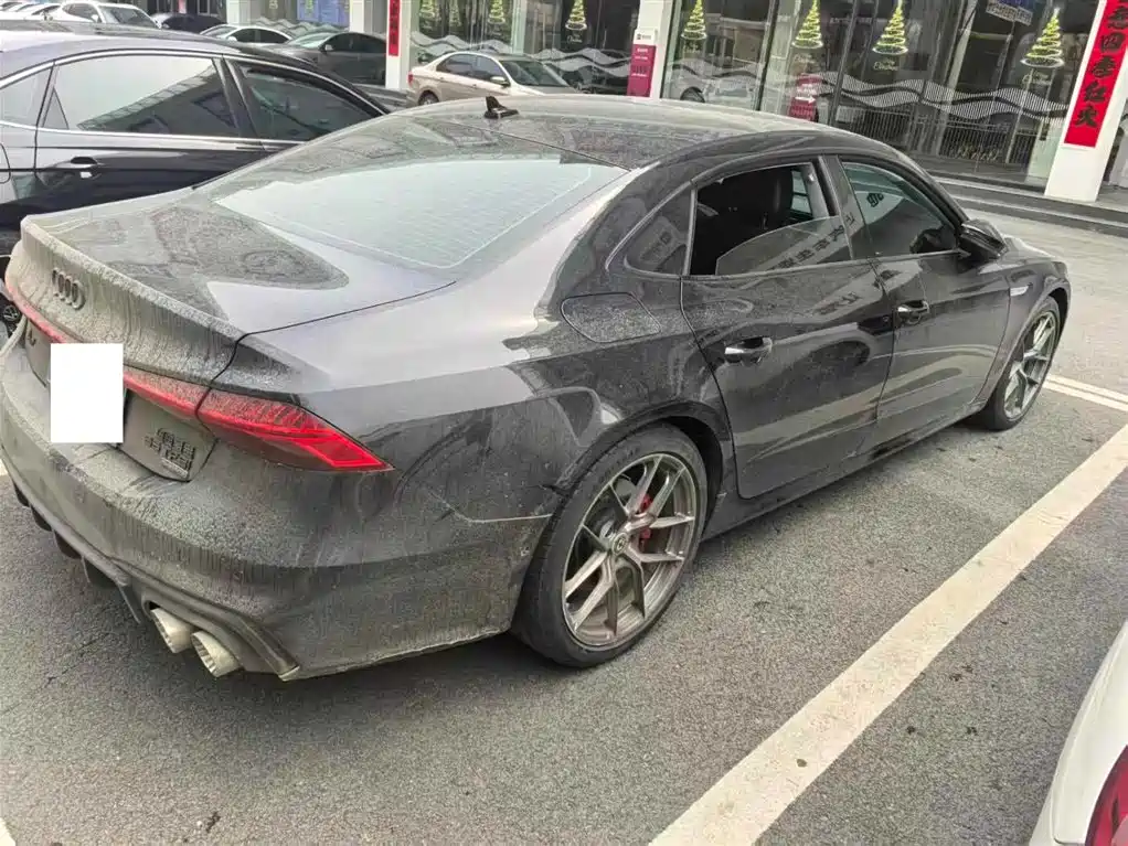 AUDI A7L