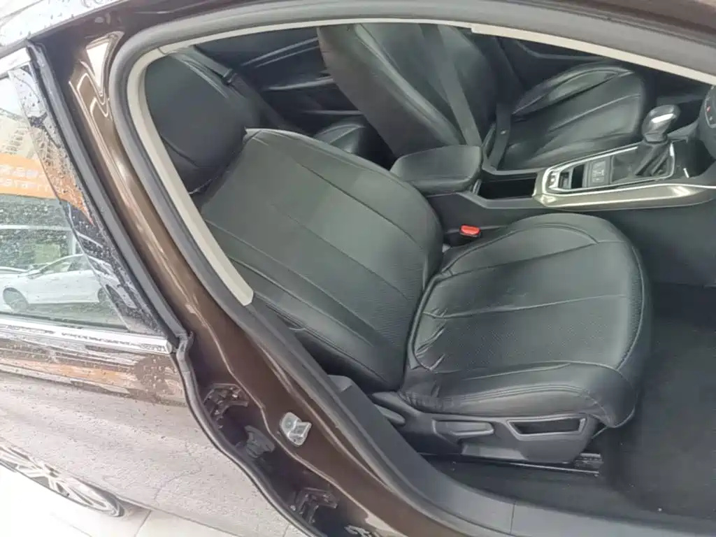 Peugeot 408 — миниатюра 25