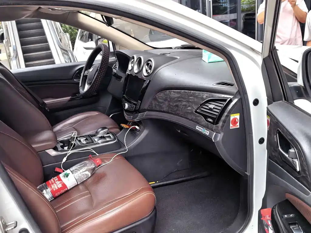 BYD Tang New Energy — миниатюра 11