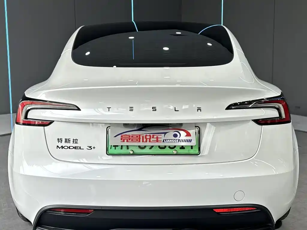 Tesla Model 3 — миниатюра 7