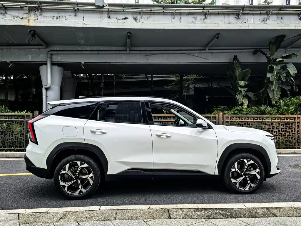 Geely Boyue L — миниатюра 10