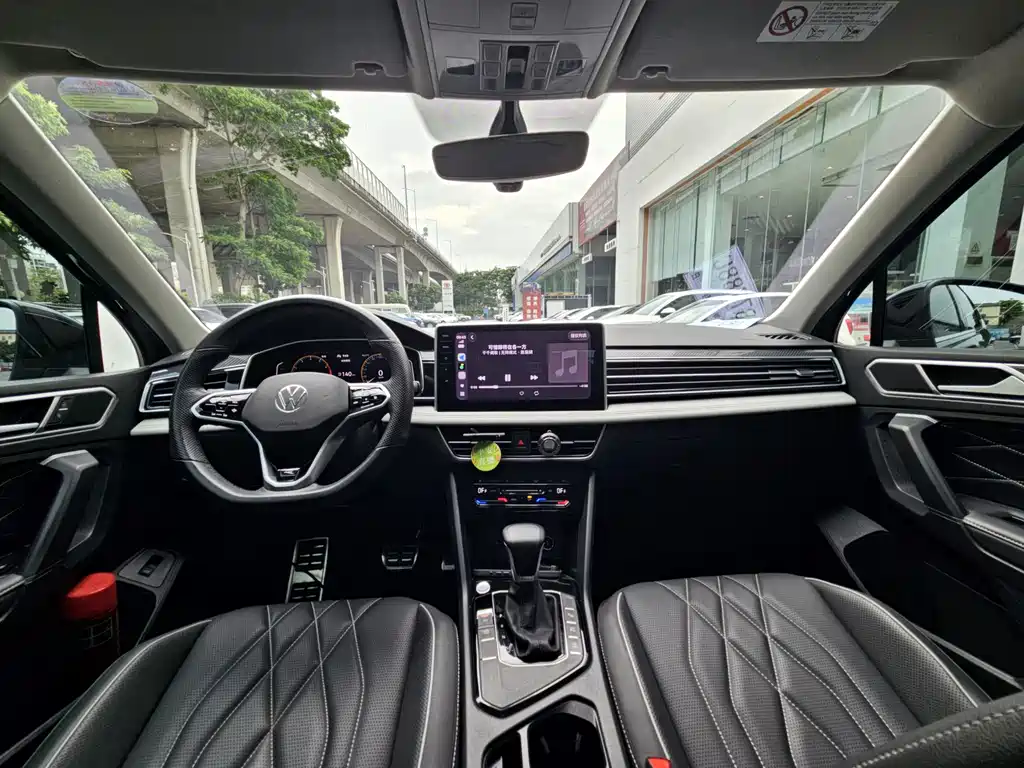 Volkswagen Tiguan L — миниатюра 14