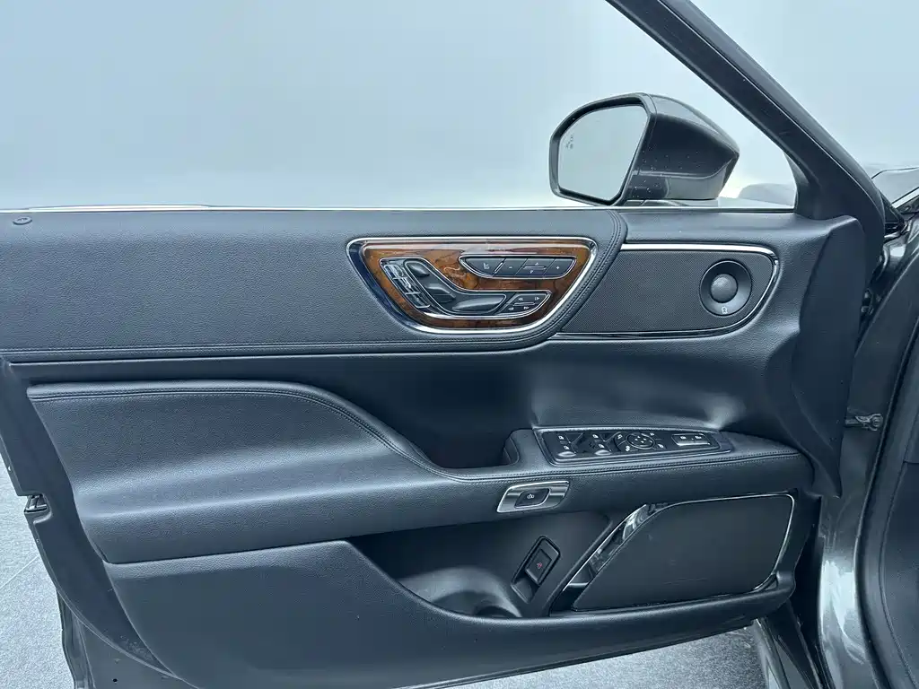 Lincoln Continental 2017 3.0T