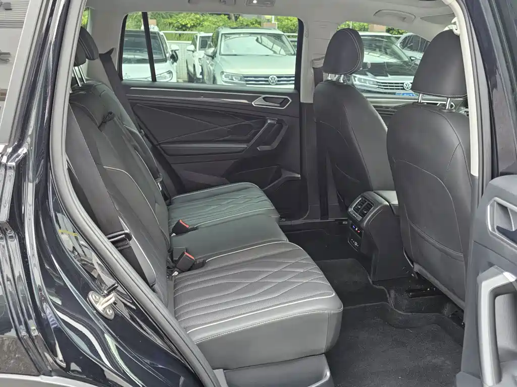 Volkswagen Tiguan L — миниатюра 20