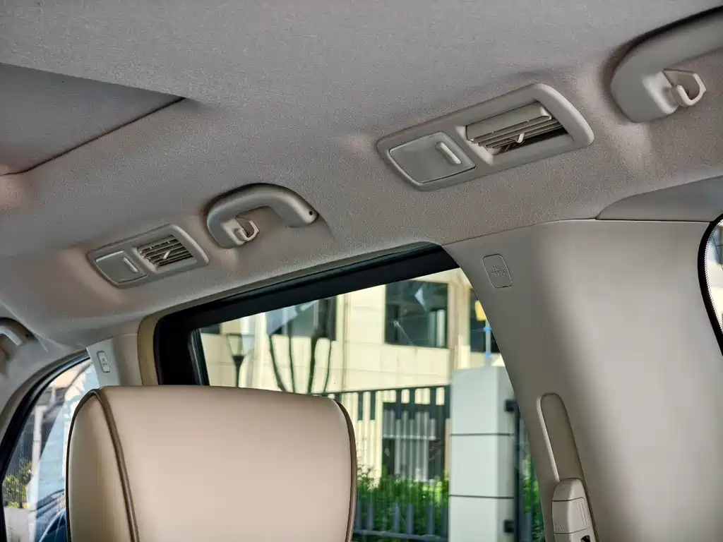 Nissan Quest — миниатюра 6