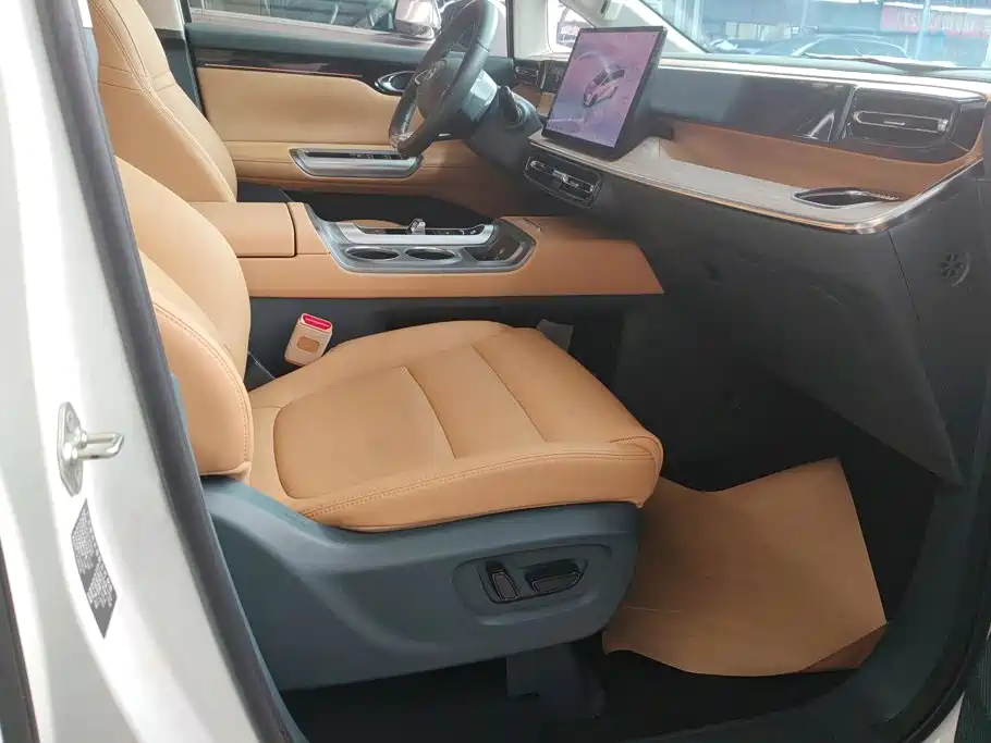 GAC Motor 传祺E8 PHEV — миниатюра 8