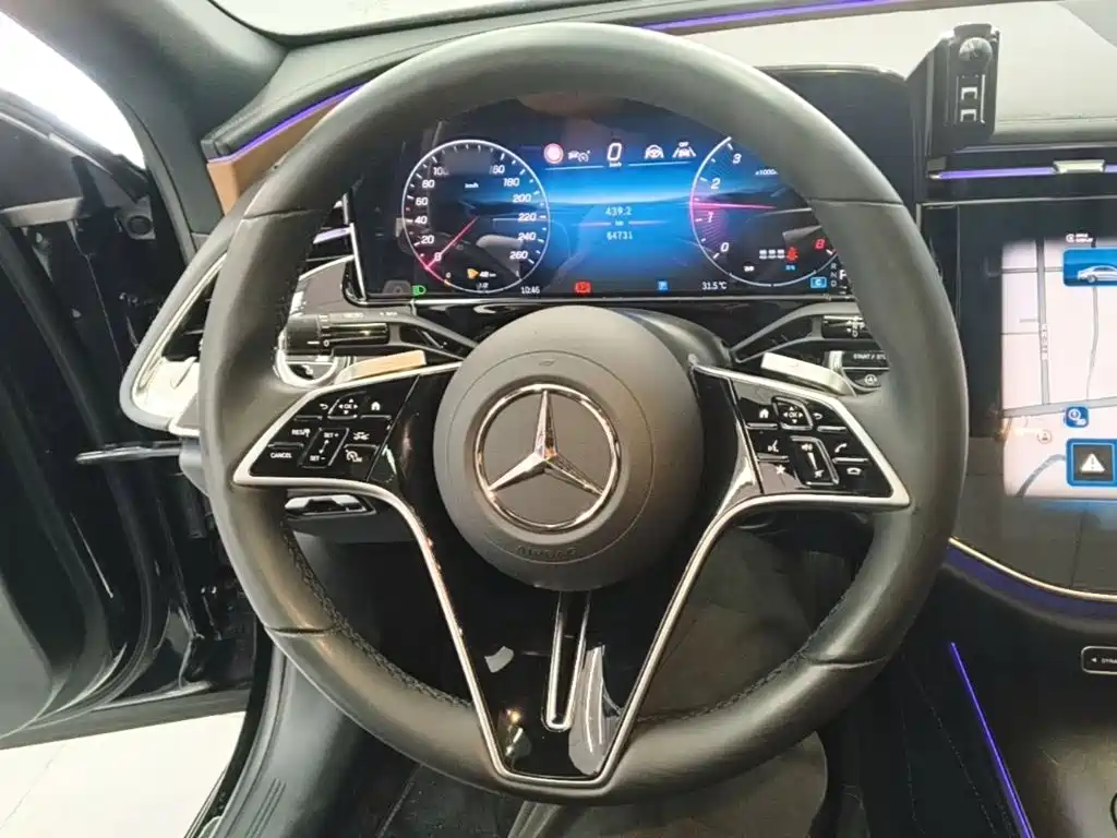 Mercedes-Benz E-Class — миниатюра 11