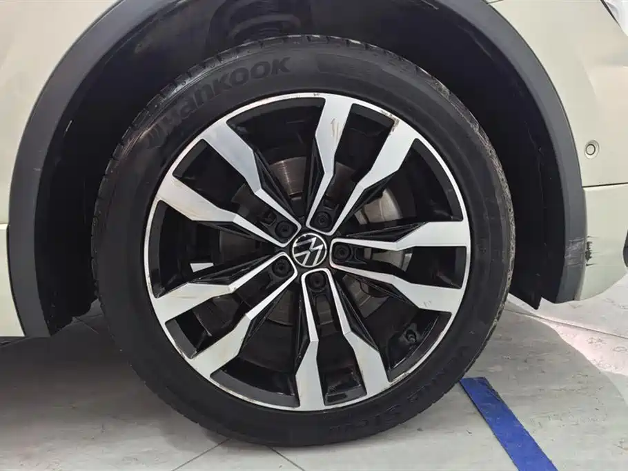 Volkswagen Tiguan L L 2021 330TSI AT R-Line